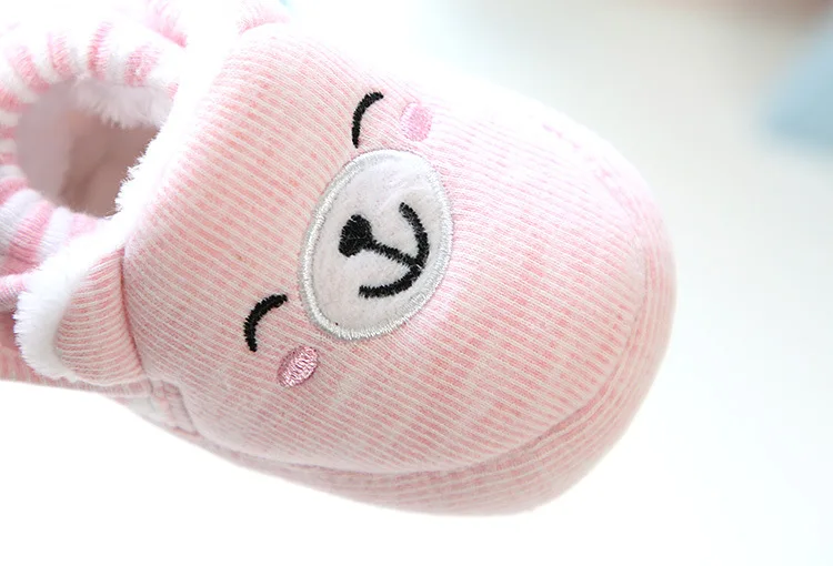 

Cartoon Baby Boys Girls Shoes Anti-Slip Newborn 0-18M Soft Sole Indoor Home Baby First Walkers Bebe Moccasin Animal Baby Shoes