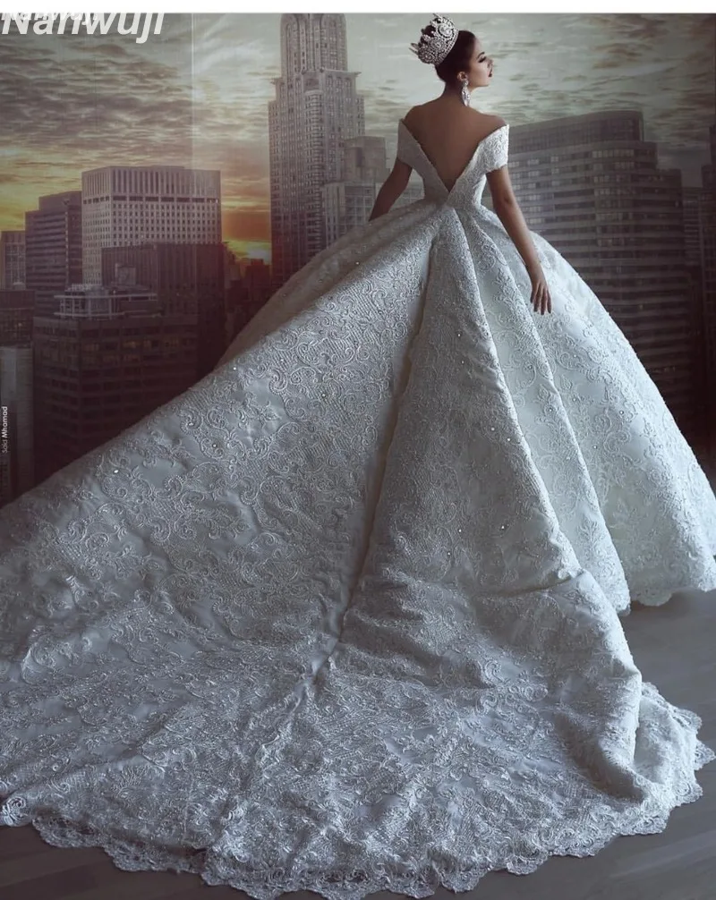 

vestido de festa V neck Short Sleeve Muslim Ball Gown Wedding dress Beadings And Crystals long Sadu Arabic Brial gown
