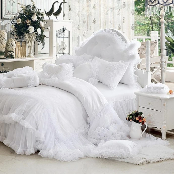 

princess Lace luxury wedding bedding sets queen king size beige/pink/red/purple color 4/6/8pcs bedskirt+pillowcase+duvet cover s