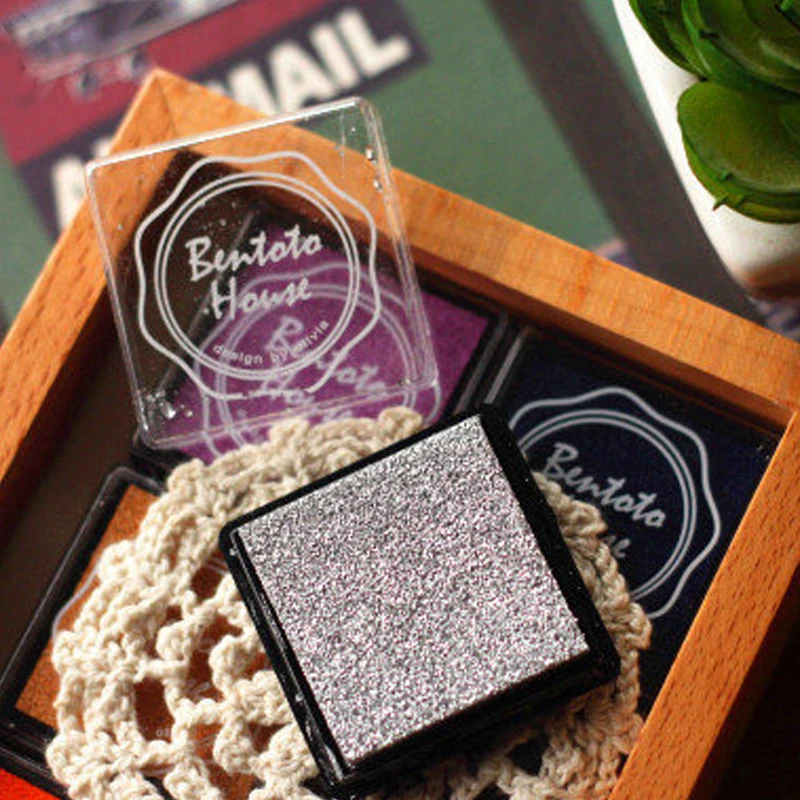 20pcs/lot 20Colors DIY Cute Cartoon Plastic Ink Pad Stamp Inkpad For Decoration Photo Album Scrapbooking Free Shipping H0168 |