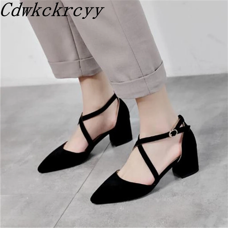 Босоножки женские на высоком каблуке модные пикантные Простые сандалии с узором