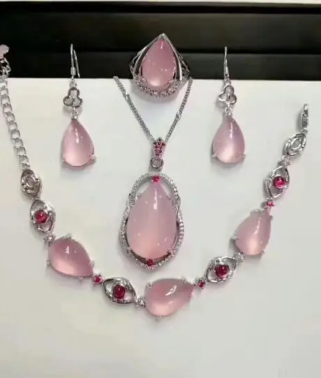 Натуральный халцедон женский костюм многоцветный из трех или четырех колец