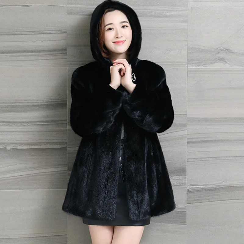 Новая модная женская зимняя одежда новинка 2018 пальто с капюшоном из