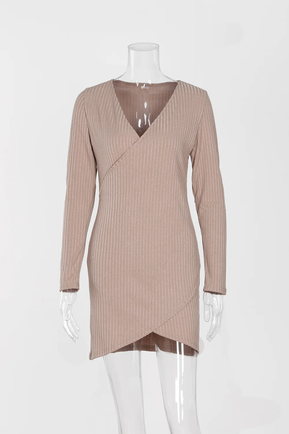 Женское трикотажное платье-свитер с V-образным вырезом и длинным рукавом |