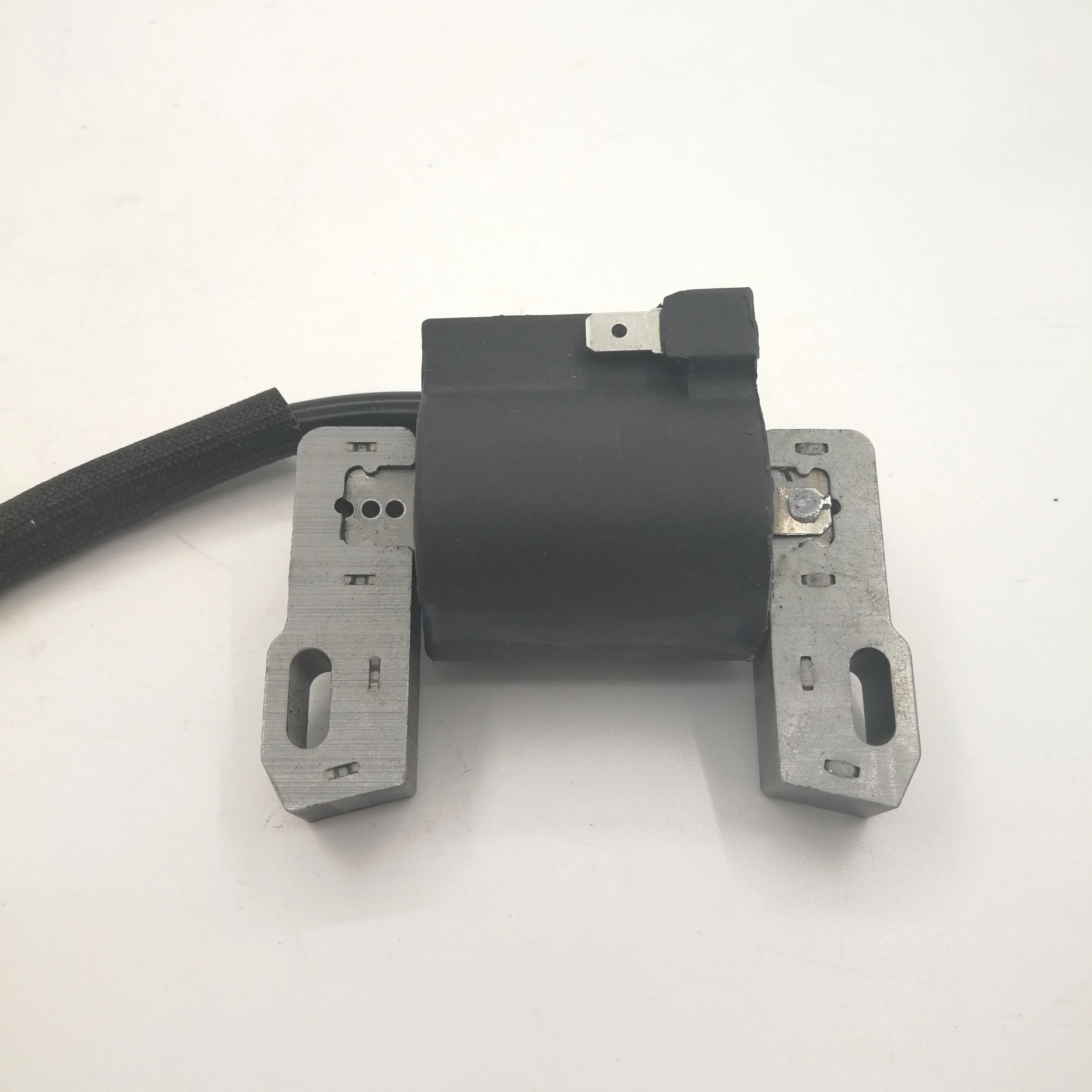 Черная серебряная катушка зажигания ДЛЯ Briggs Stratton 691060 подходит для Intek V Twin 18 22HP