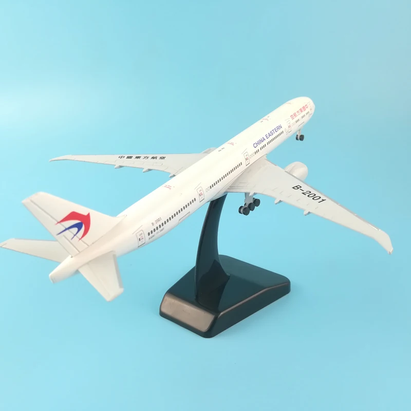 Китай Eastern Airlines Boeing 777 20 см металлическая модель самолета Air W Стенд шкив шасси