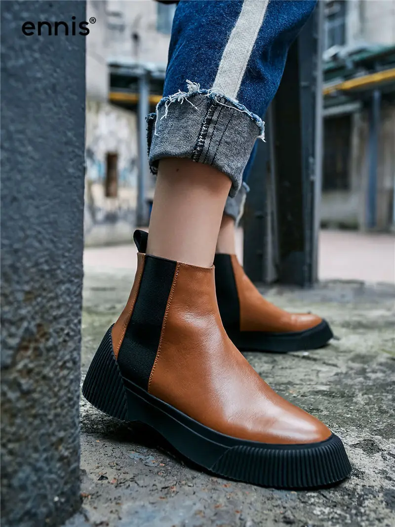 ENNIS/ сапоги из натуральной коровьей кожи; женские ботильоны на платформе; женская обувь на плоской подошве; модные сапоги осень-зима; цвет коричневый, черный; A8174