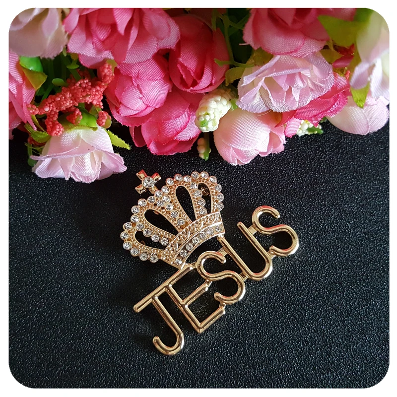 Брошь в виде Иисуса золотого цвета с короной сверху | Украшения и аксессуары