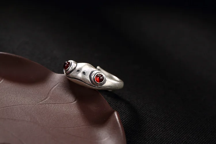 KJJEAXCMY Boutique jewelry S990 серебряная монета ретро золотая Жаба Гранатовое красное кольцо