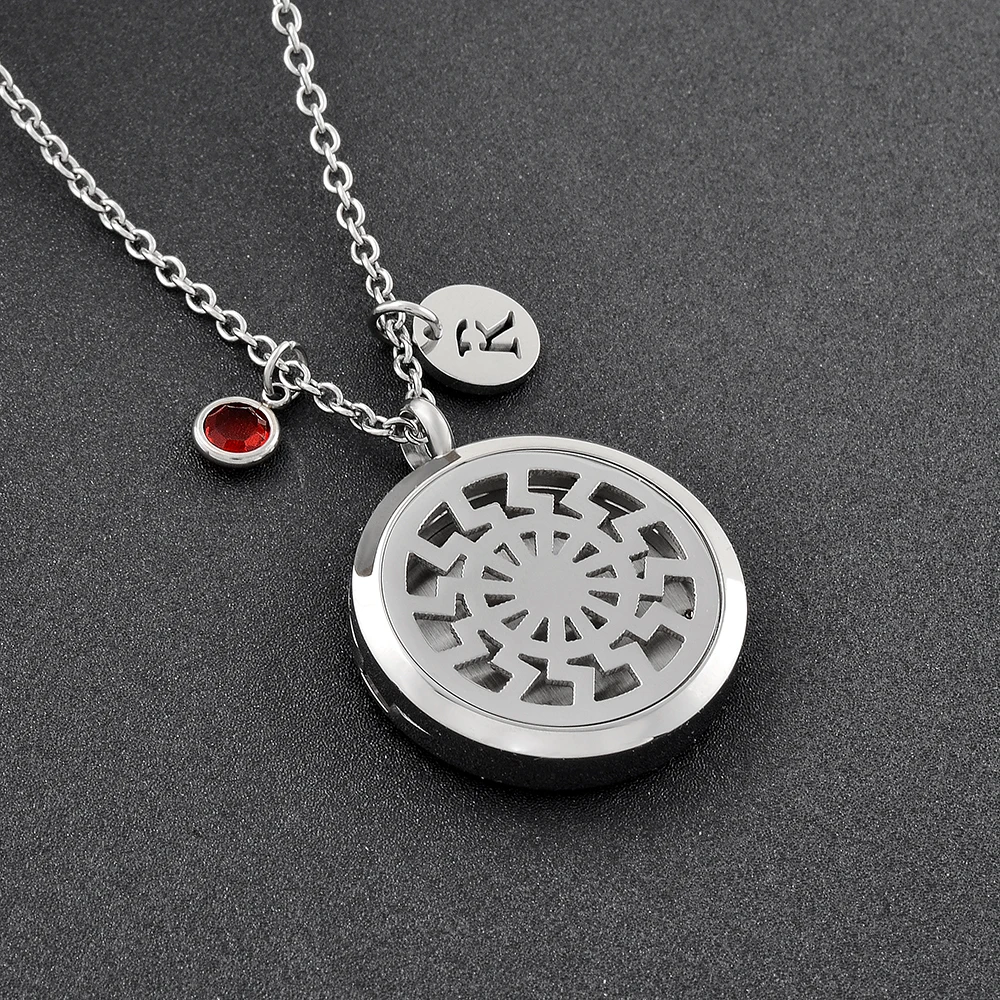 

Hypoallergenic Stainless Steel Essential Oil Diffuser Lockets Scent Aromatherapy Diffuser Necklace Gift for Women