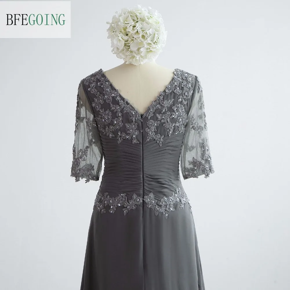 Серое шифоновое кружевное платье с бисером и v образным вырезом а силуэта