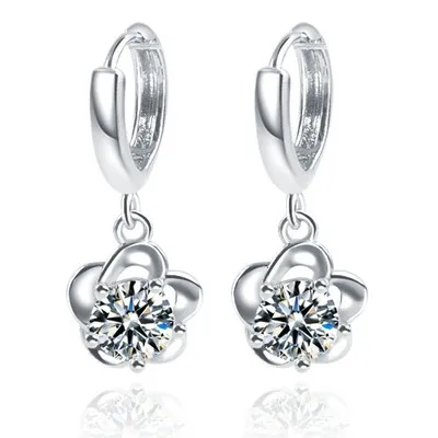 

Серьги-петли из серебра 925 пробы с изысканным цветком