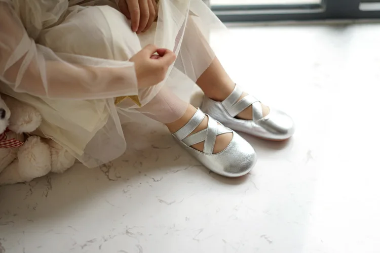 

HONGTEYA Genuine Leather Belt Golden Shoes Baby Moccasins Shoes Baby Shoes Newborn first walker Soft Sole toddler Shoes
