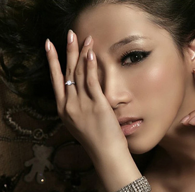 Свадебное кольцо с фианитом 4 размера 6 когтей | Украшения и аксессуары