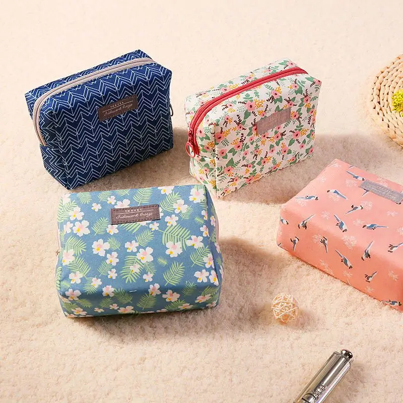 

Sweet Floral Cosmetic Bag Travel Organizer Portable Beauty Pouch Toiletry Kit Mini Purse Makeup Pouch Makeup Beauty Wash Bag