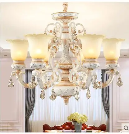 

The living room luxury European style chandelier crystal chandelier retro Garden Restaurant simple European bedroom lamp resin