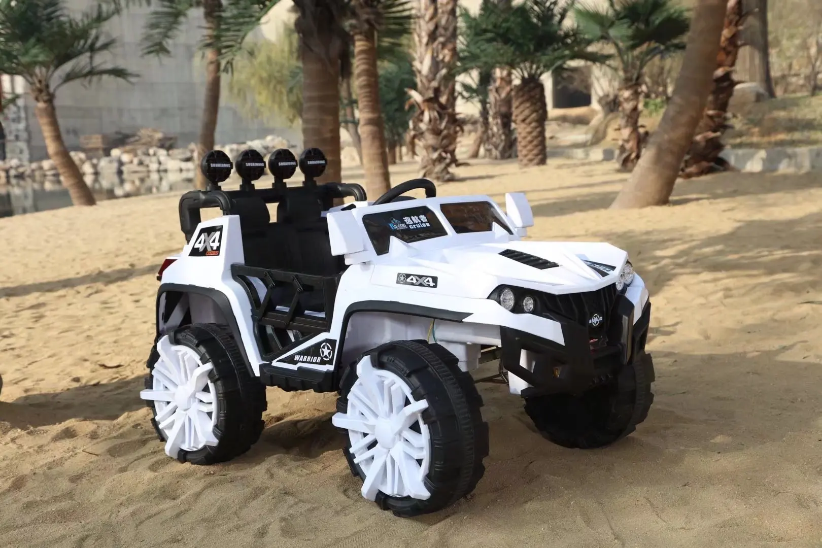Детский электромобиль четырехколесный автомобиль-качалка с дистанционным управлением