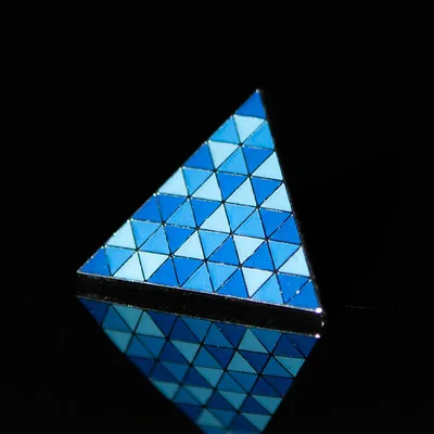 Android Triangle CostumeBuy игра Детройт: стать человеком Коннор костюм светящийся значок реквизит RK800 слова Android треугольник светящийся значок L920 - Цвет: Android Triangle