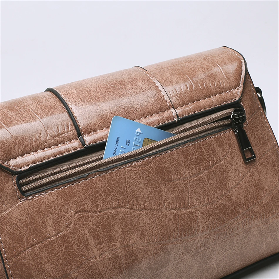 Женская сумка мессенджер кожаная через плечо с клапаном высокое качество