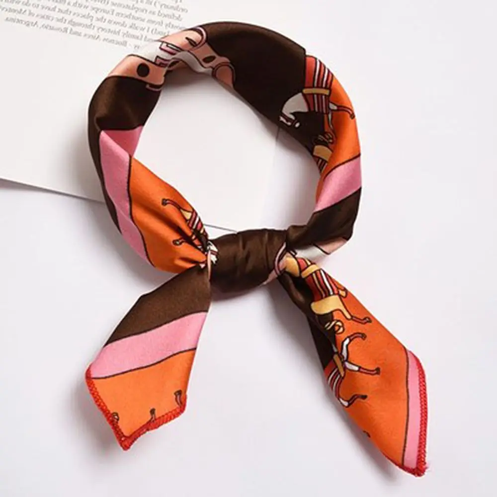 Женский шарф с модным принтом квадратный маленький размер облегающая сумка