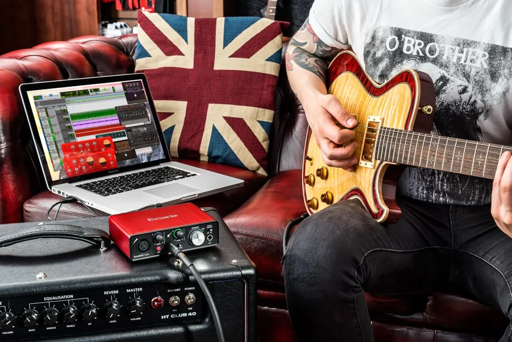 Focusrite Scarlett Solo Studio(2nd Gen) USB Запись Звуковая карта гарнитура Набор аудио интерфейс студийный пакет включает CM25 и HP60