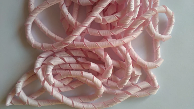 Корсажная лента в горошек 3/8 дюйма (9 мм)