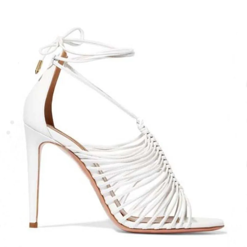 Белая пикантная женская обувь с узкими ремешками и перекрестными летние модные