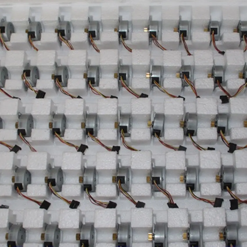 

Two-phase Six-wire 35mm Permanent Magnet Stepper Motor with 18- Gear, Round Stepper Motor, Step Angle 7.5 Degrees, Shaft Dia 2mm