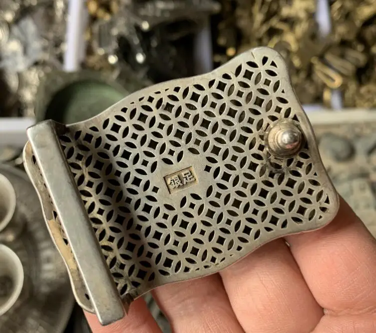

Ancient Metal Sculpture Dragon and Phoenix Chengxiang Collection Belt Buckle Zodiac Dragon and Phoenix Animal Memorial Medallion