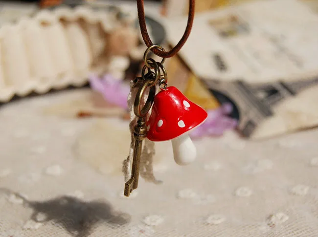 Красный гриб кулон Цепочки и ожерелья с ключевыми Алиса в стране чудес для