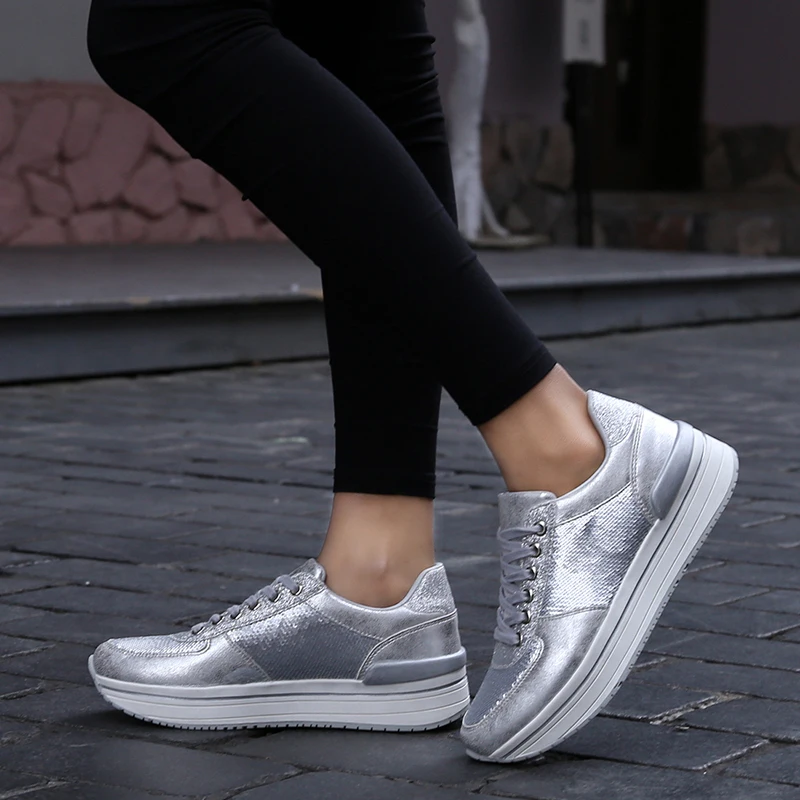 2019 Thick Bottom Increased Ladies Tennis Shoes Female Outdoor Student Flat Sports Shoes Adult Fitness Training Sneakers Women