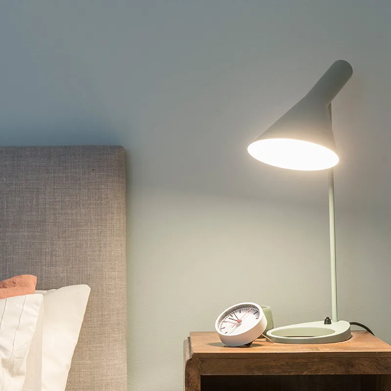 Реплика Луи Современная AJ настольная лампа Arne Jacobsen настольные лампы для спальни кабинет стенд светильник домашний Лофт Декор Luminai - Lampshade Color: White