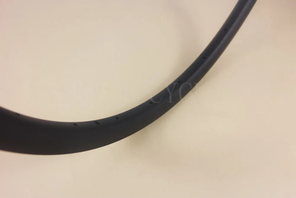 Матовое колесо для горного велосипеда диаметром 30 мм глубиной 25 24 Отверстия |