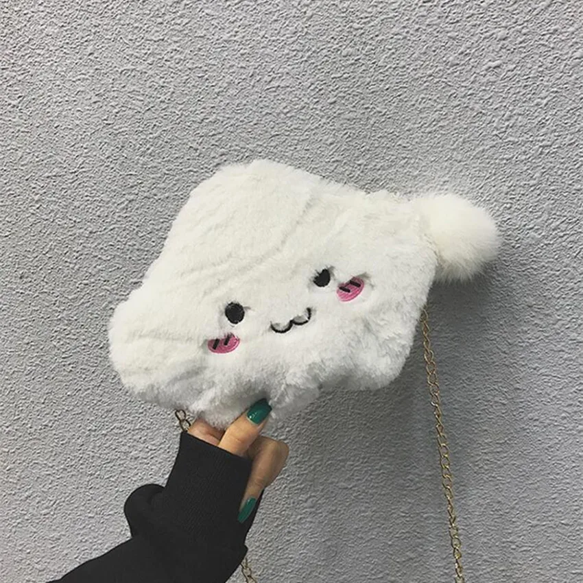 

Женская сумка-мессенджер M539 с вышивкой на цепочке