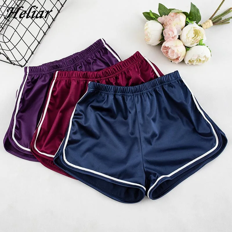 Шорты спортивные женские атласные однотонные с поясом | Женская одежда