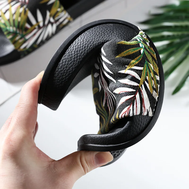 2018 summer new leaves slippers outdoor pvc anti-slip soft bottom word female. | Обувь