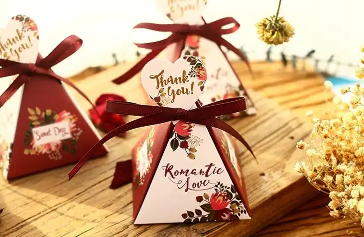 100 шт винно-красный цветок треугольная пирамида коробка для конфет с бирки в