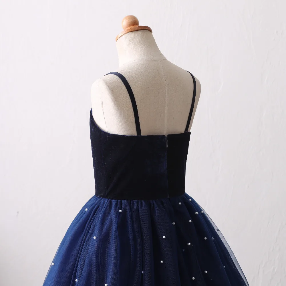 Женское бальное платье на бретельках Forevergracedress темно-синее без рукавов с
