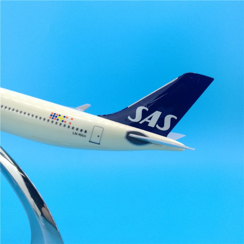 32 см смолы скандинавских авиалиний модель Аэробус A330 с трёхмерными чертёжами SAS