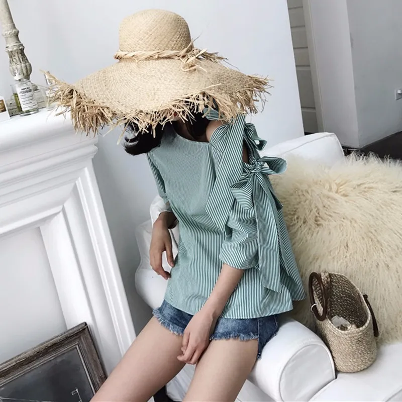 Женская полосатая блузка TWOTWINSTYLE летняя с открытыми плечами и рукавом три