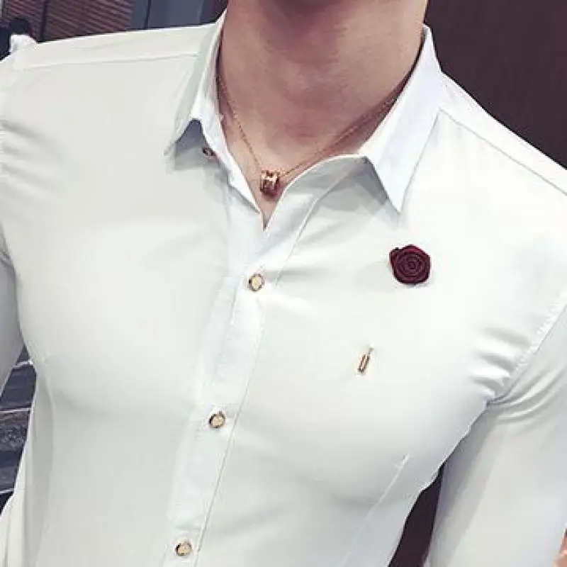 Однотонная мужская рубашка модная классическая с длинным рукавом и брошью в виде