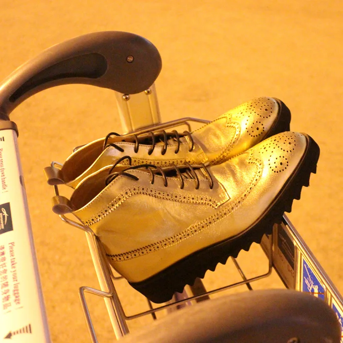 Мужские ботинки в британском стиле с острым носком на шнуровке высоким берцем