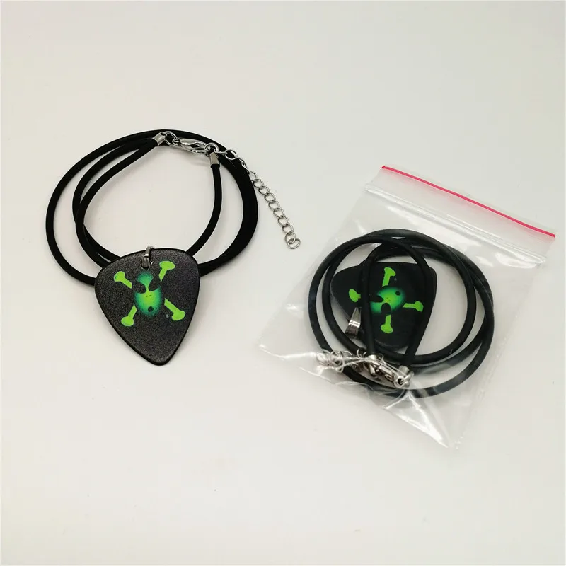 Большая распродажа акция 1 шт. ожерелье с ярким зеленым черепом из целлюлоидной