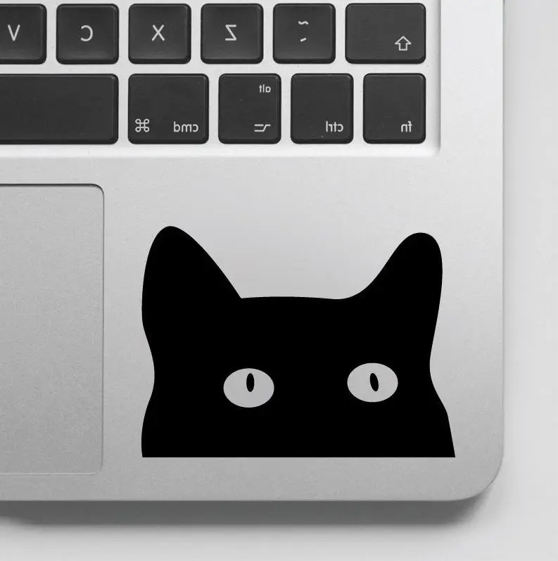 Черная крупноглазная наклейка с изображением кота и графикой ручкой официальная