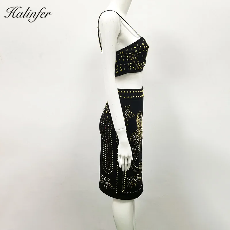 Женское Бандажное платье с открытыми плечами розовый короткий облегающий