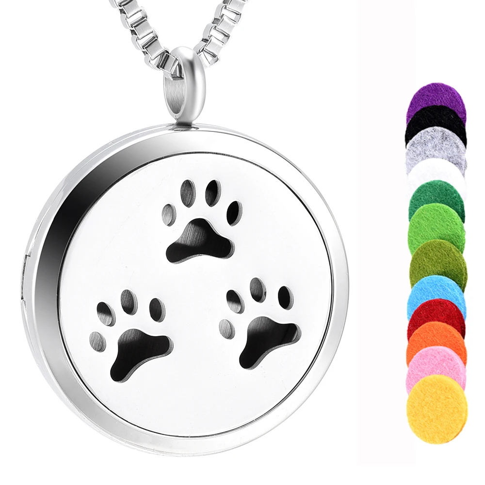 Ожерелье с выгравированным ажурным узором в виде собачьих/кошачьих лап духов