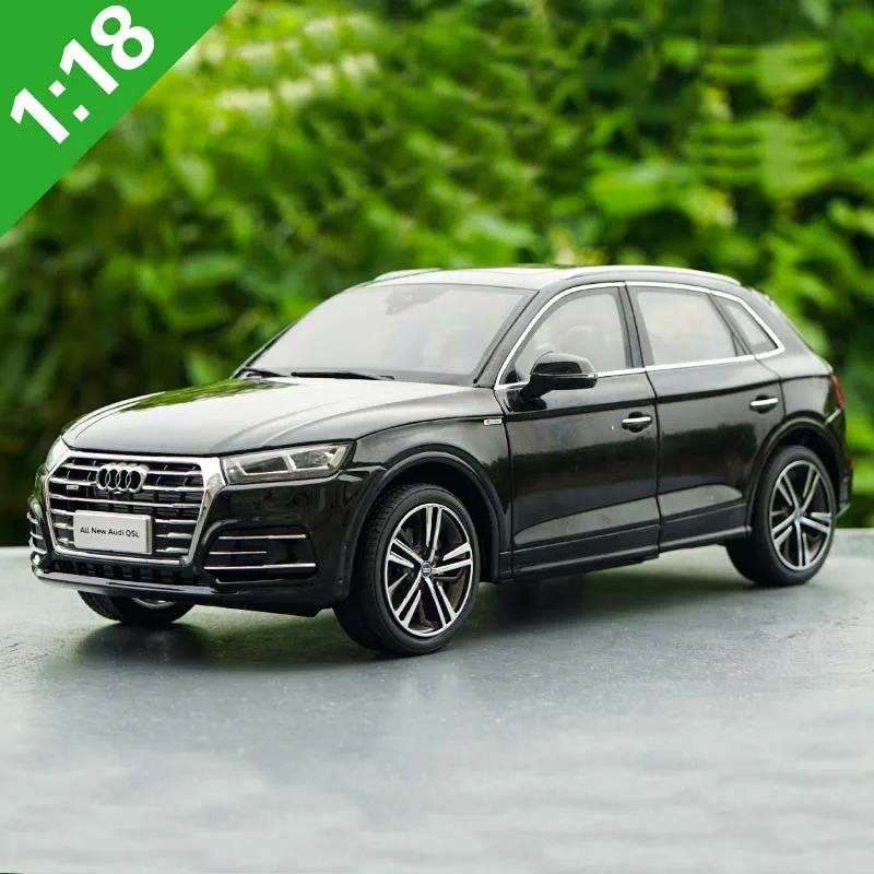1/18 все новые Audi Q5 Q5L внедорожник автомобиль из литого металла модель SUV Игрушки для мальчиков и девочек Коллекция подарков черный, белый цвет синий и красный цвета;