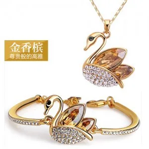 Набор ювелирных изделий из кристаллов подвеска в виде лебедя классический