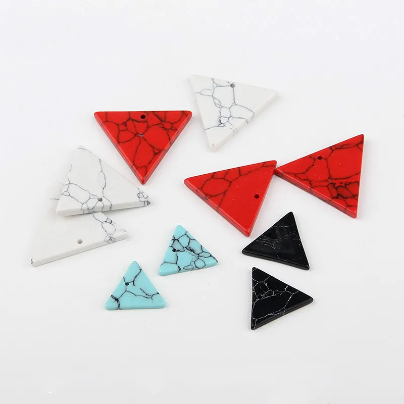 Натуральная белая зеленая красная и черная треугольная сумка из материала с