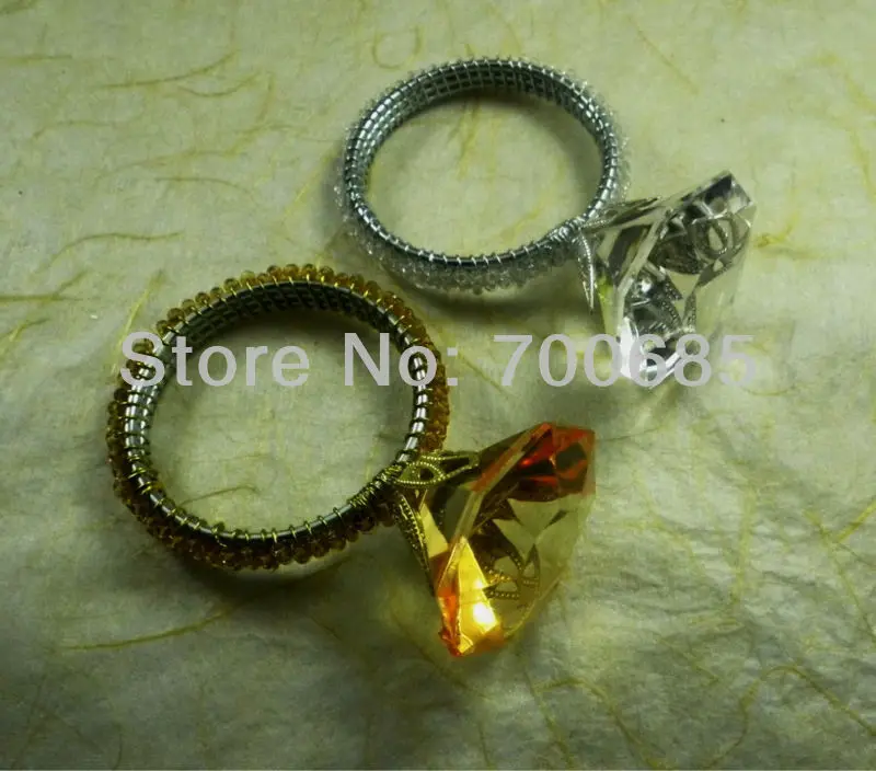

Продано на Aliexpress, украшенное бусинами кольцо для свадебных салфеток